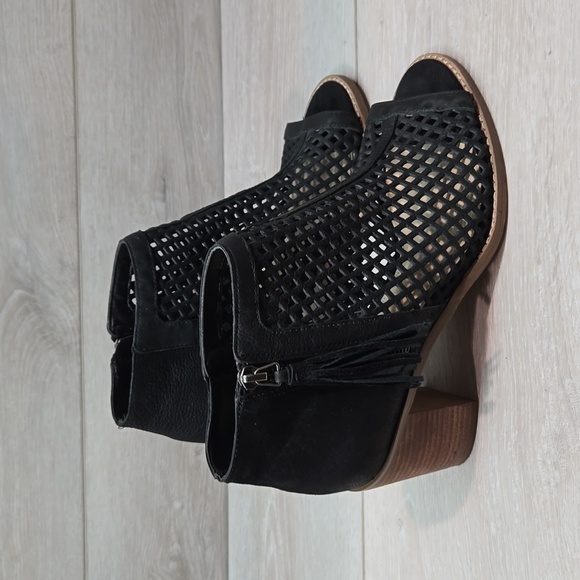 Vince Camuto Women Tresin Leather Ankle Open Toe Heels shoes sz 8M - Picture 2 of 10